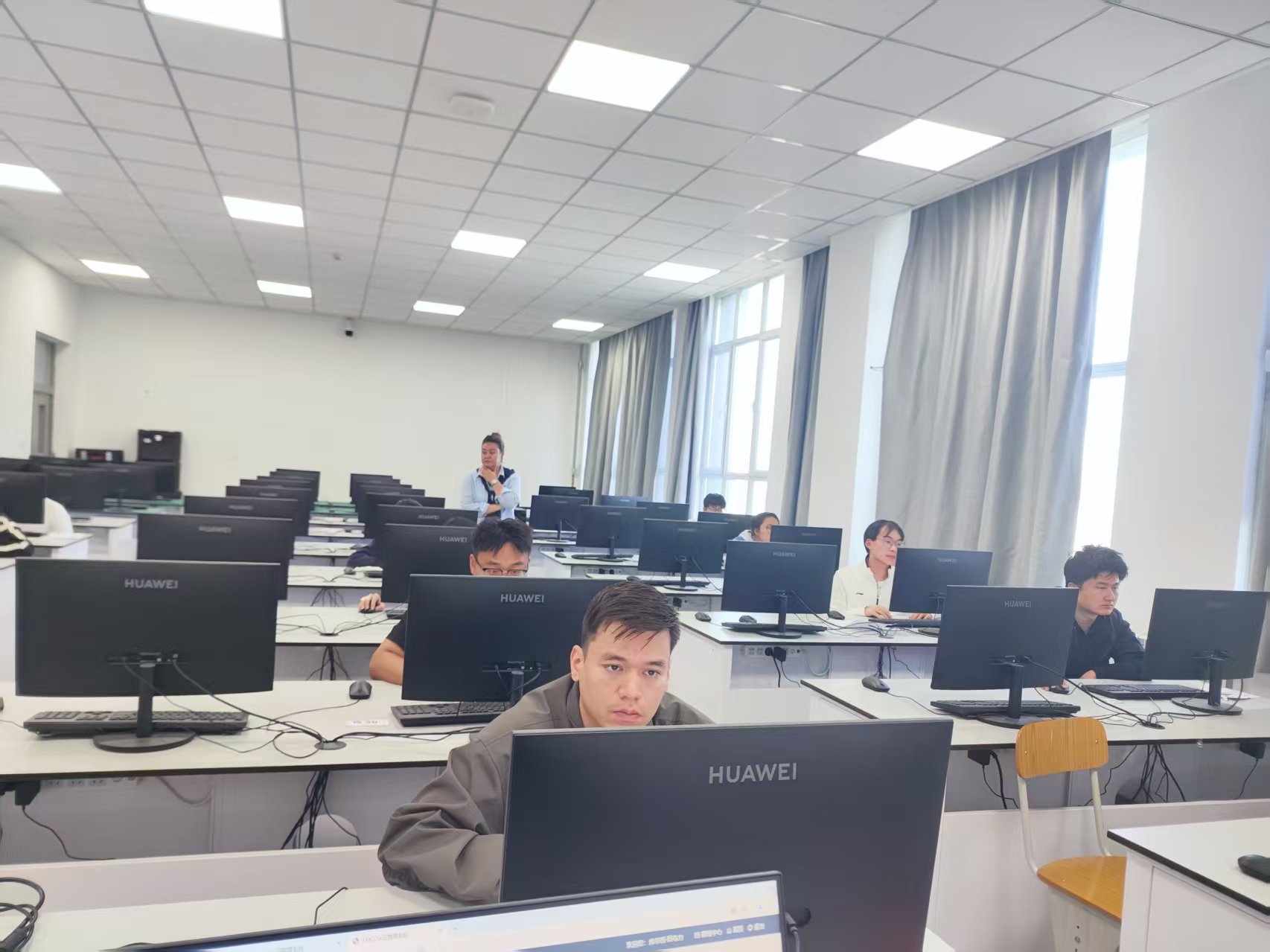 新疆大学考点